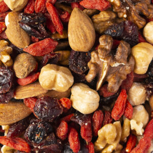 noci, mandorle, goji, mirtilli.